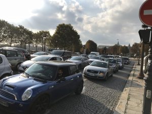 Trânsito de Paris carro autônomo