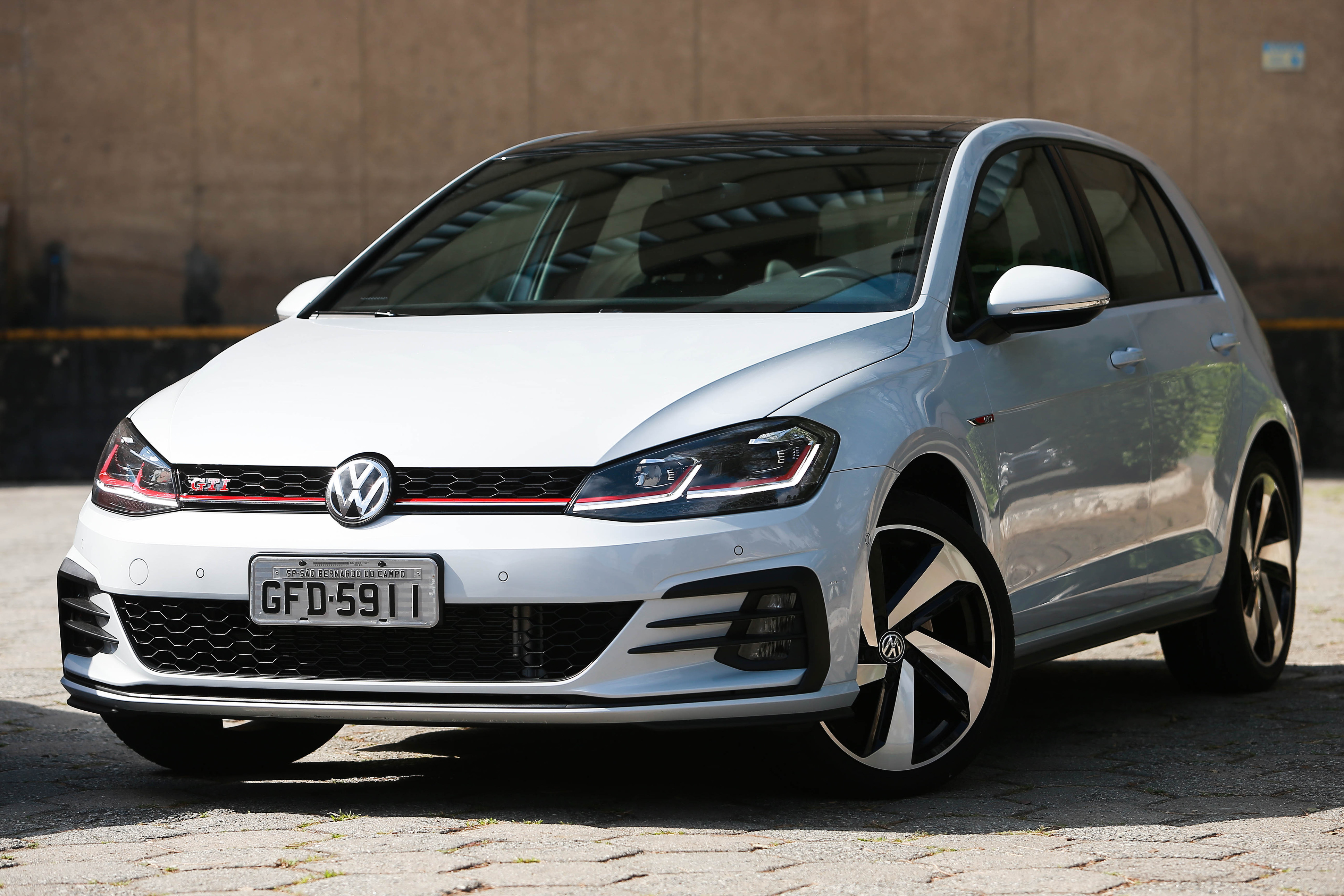 Volkswagen Golf na versão GTI